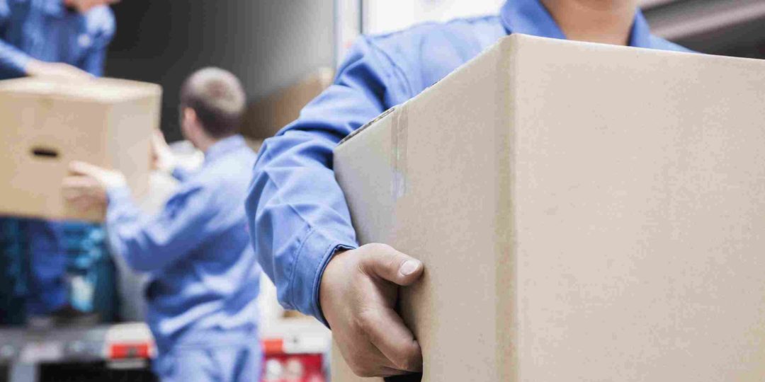 https://www.easyimportmoving.com/wp-content/uploads/2015/11/movers_18-1080x540.jpg